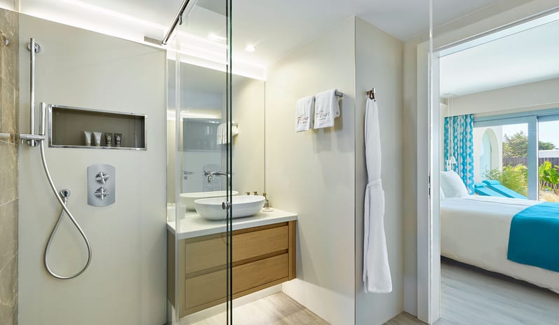 7P_Laguna-Suite-Swim-Up_W (5)